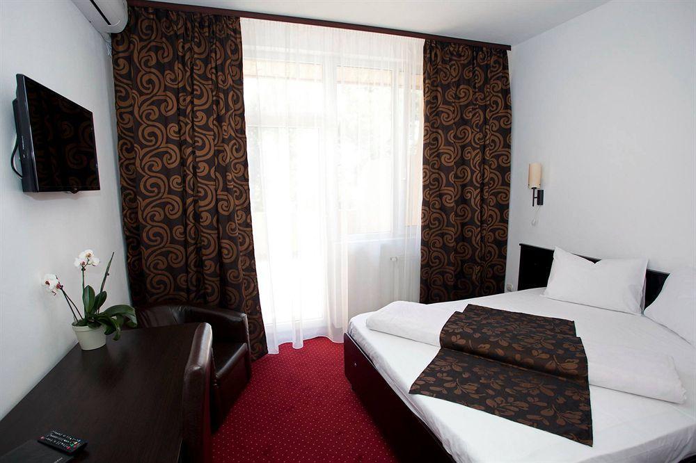 Hotel Terra Oradea Exterior foto